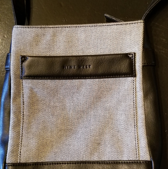 Nine West small purse - Picture 1 of 3